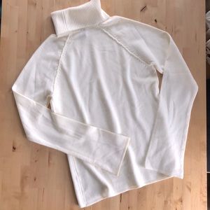 Never Worn Ivory turtleneck